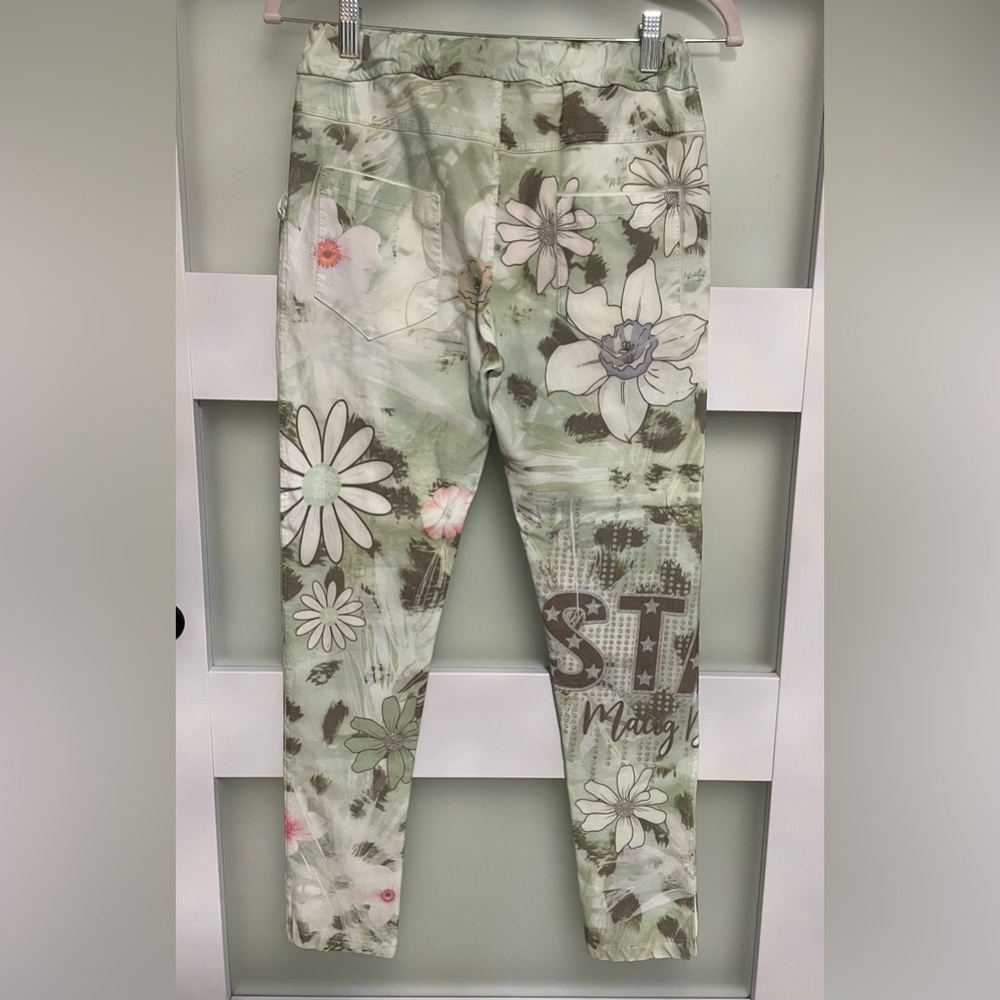 🍂😍 Very unique Floral Tie-Dye Jogger Pants fits a size small to medium EUC - Picture 3 of 5